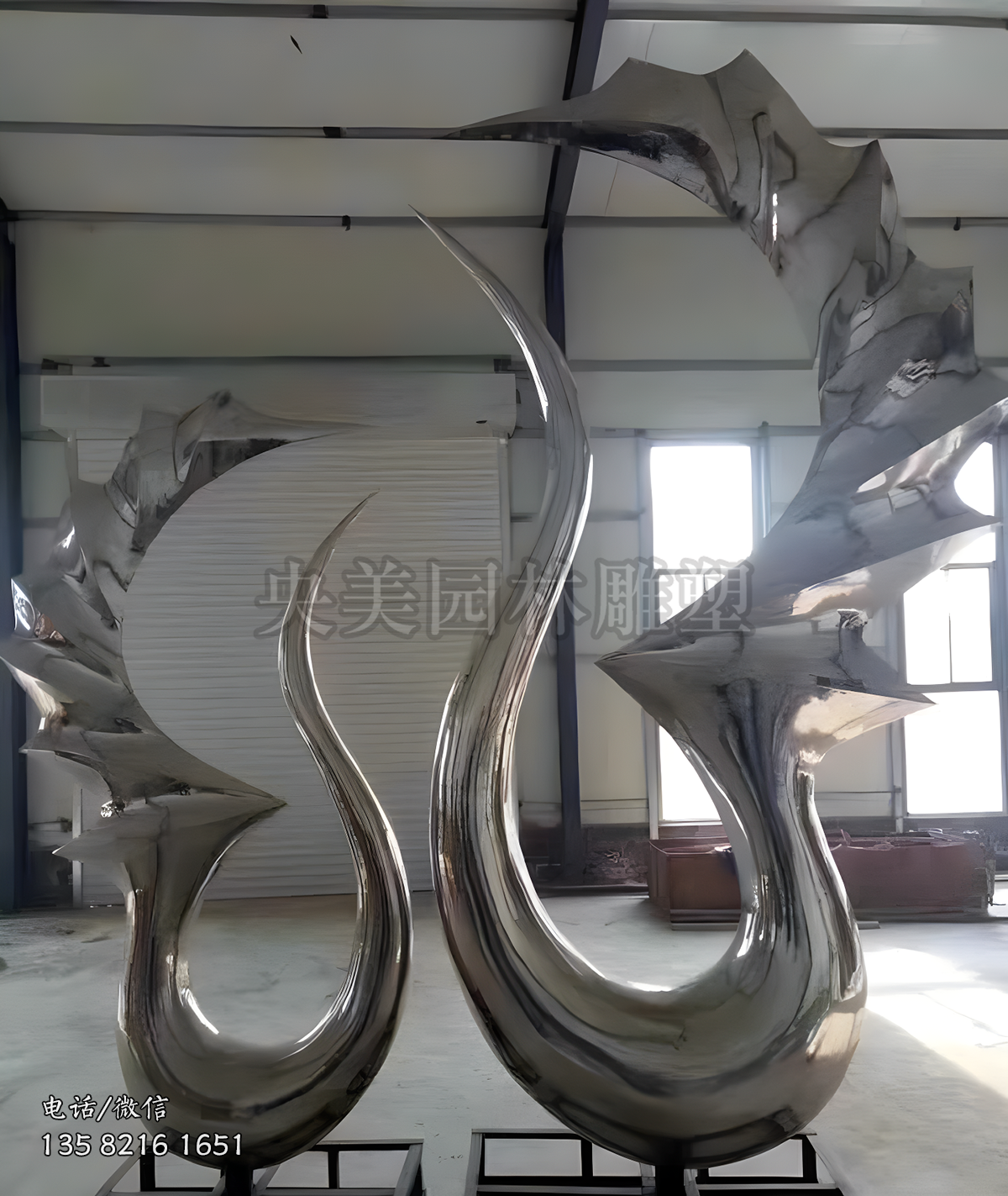 機械型抽象天鵝雕塑