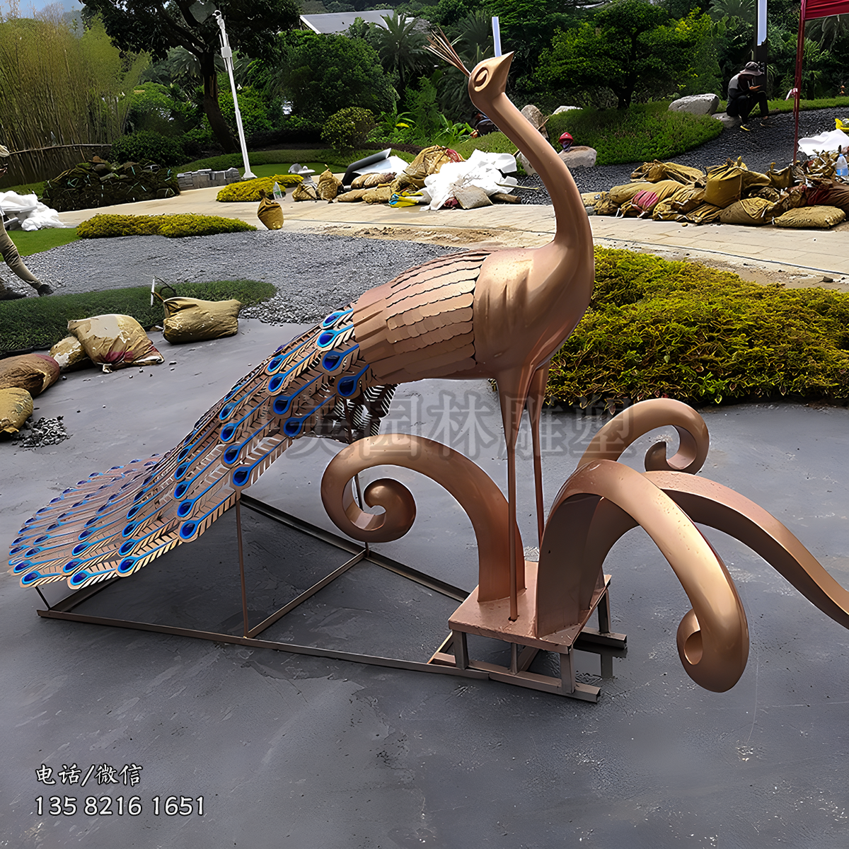 不銹鋼孔雀雕塑 