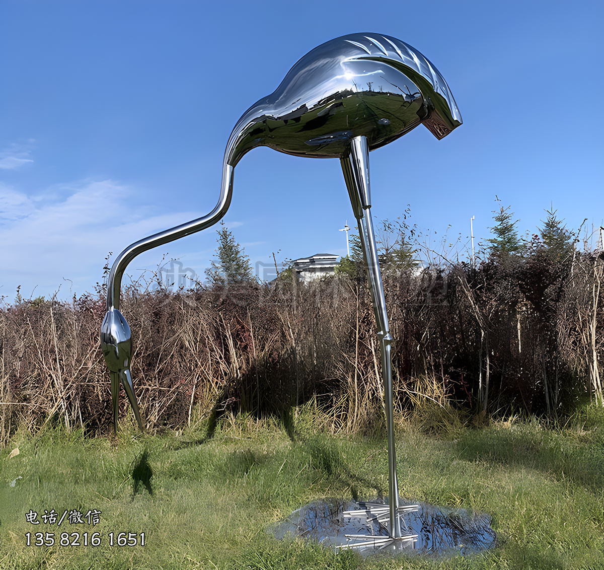 禿尾巴低頭覓食鏡面不銹鋼仙鶴雕塑