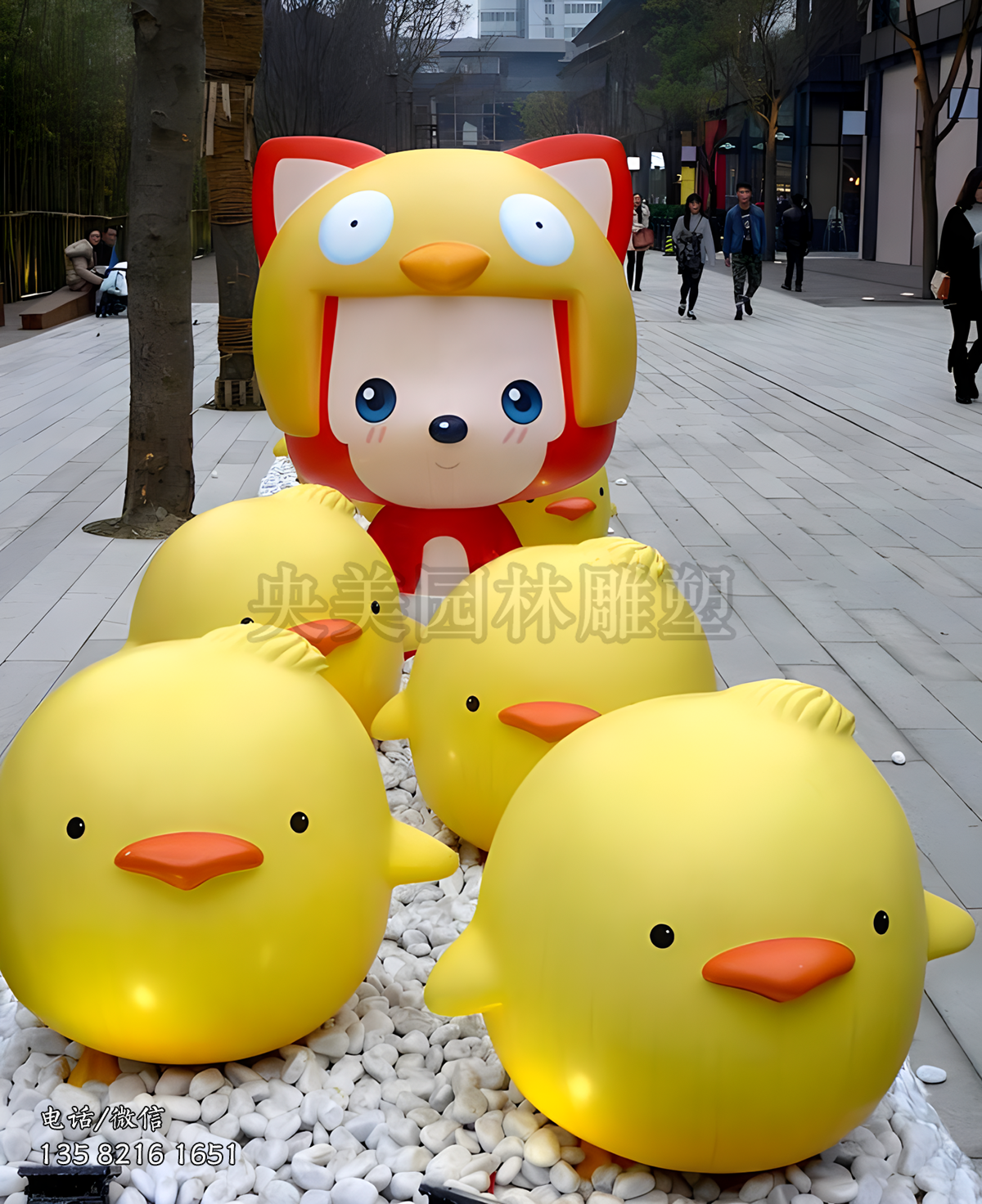 球型卡通小雞仔雕塑