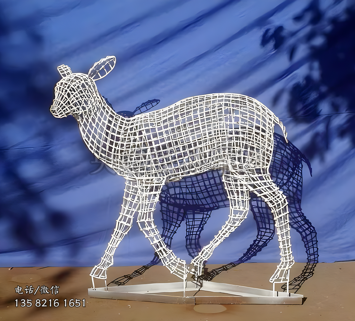 網(wǎng)格編織鹿雕塑