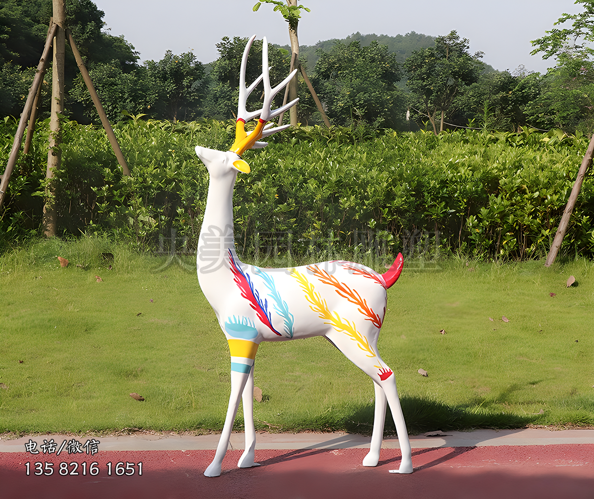 玻璃鋼彩繪大型戶外景觀梅花鹿雕塑