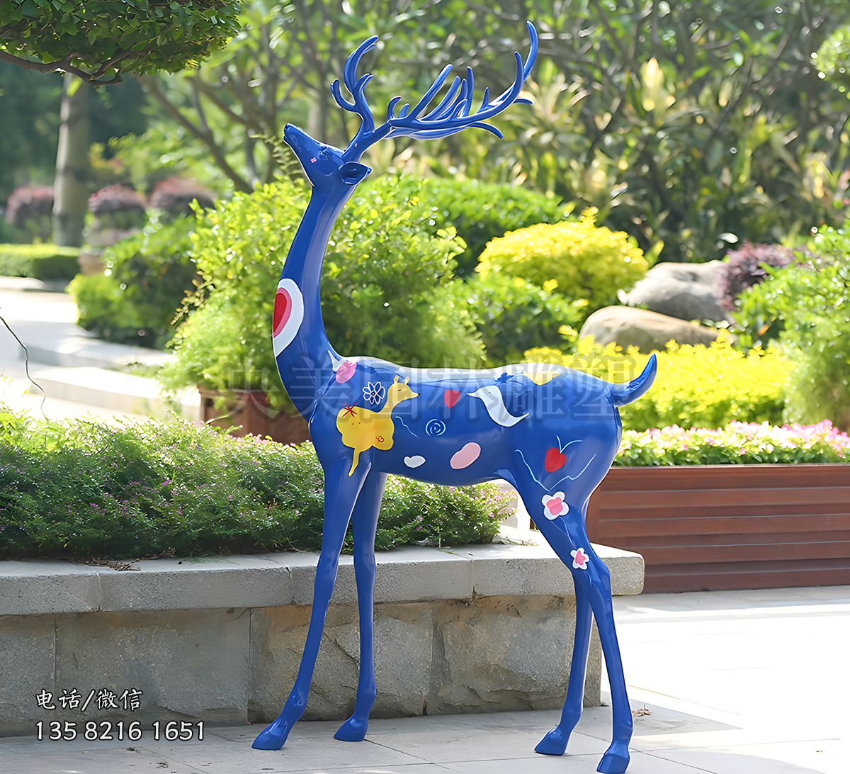 玻璃鋼彩繪藍色梅花鹿雕塑