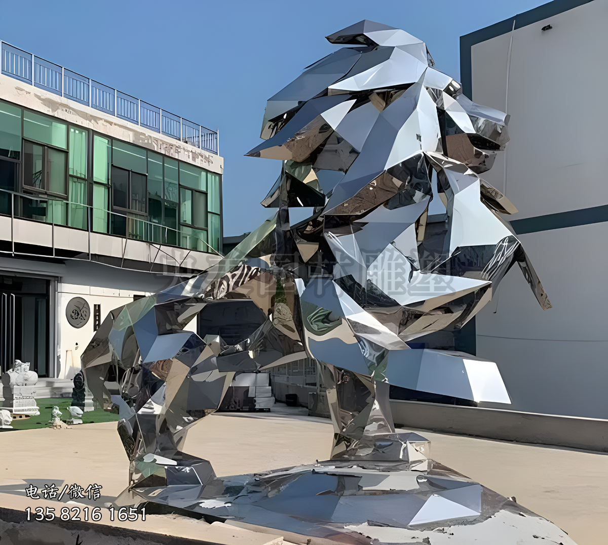 鏡面不銹鋼幾何形登高獅子雕塑