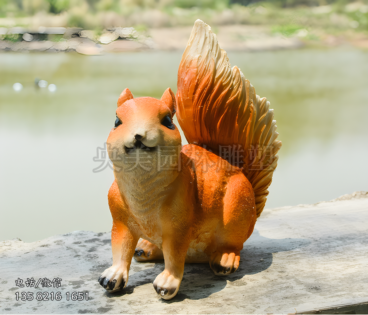 玻璃鋼仿真松鼠雕塑