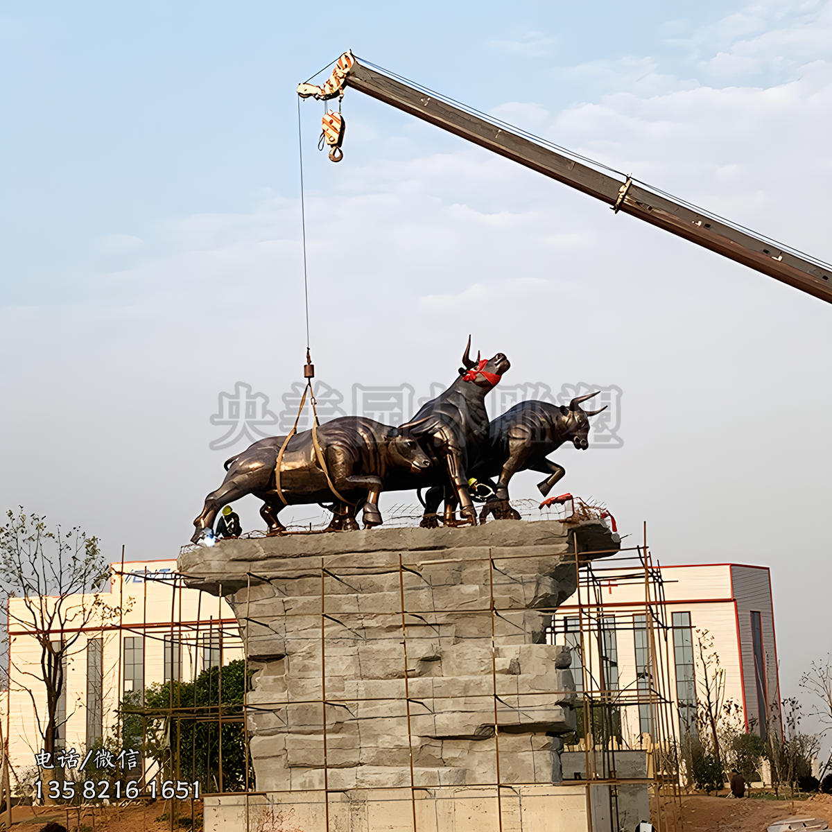 銅雕牛景觀(guān)雕塑