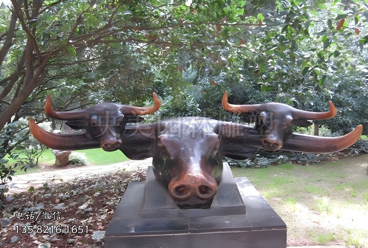 三個(gè)牛頭組成的抽象藝術(shù)擺件