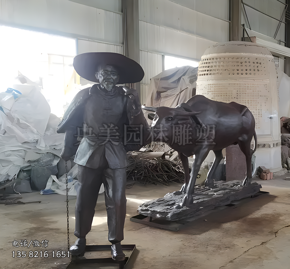 農(nóng)夫和牛銅雕塑