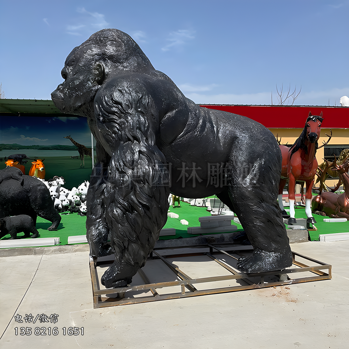 玻璃鋼大型仿真黑猩猩雕塑