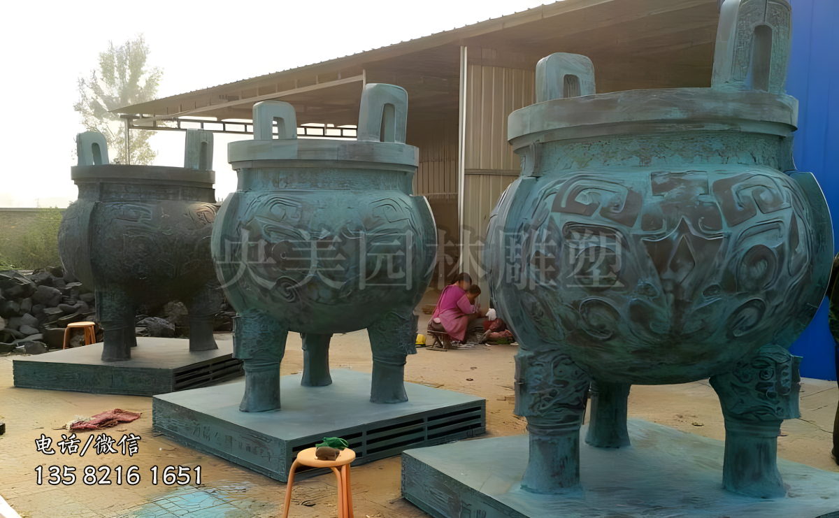 仿古三足鼎青銅雕塑