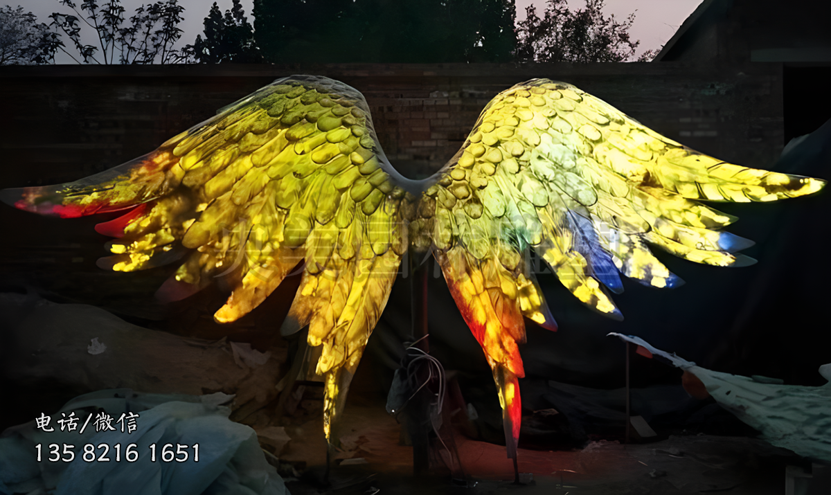 玻璃鋼發(fā)光翅膀雕塑