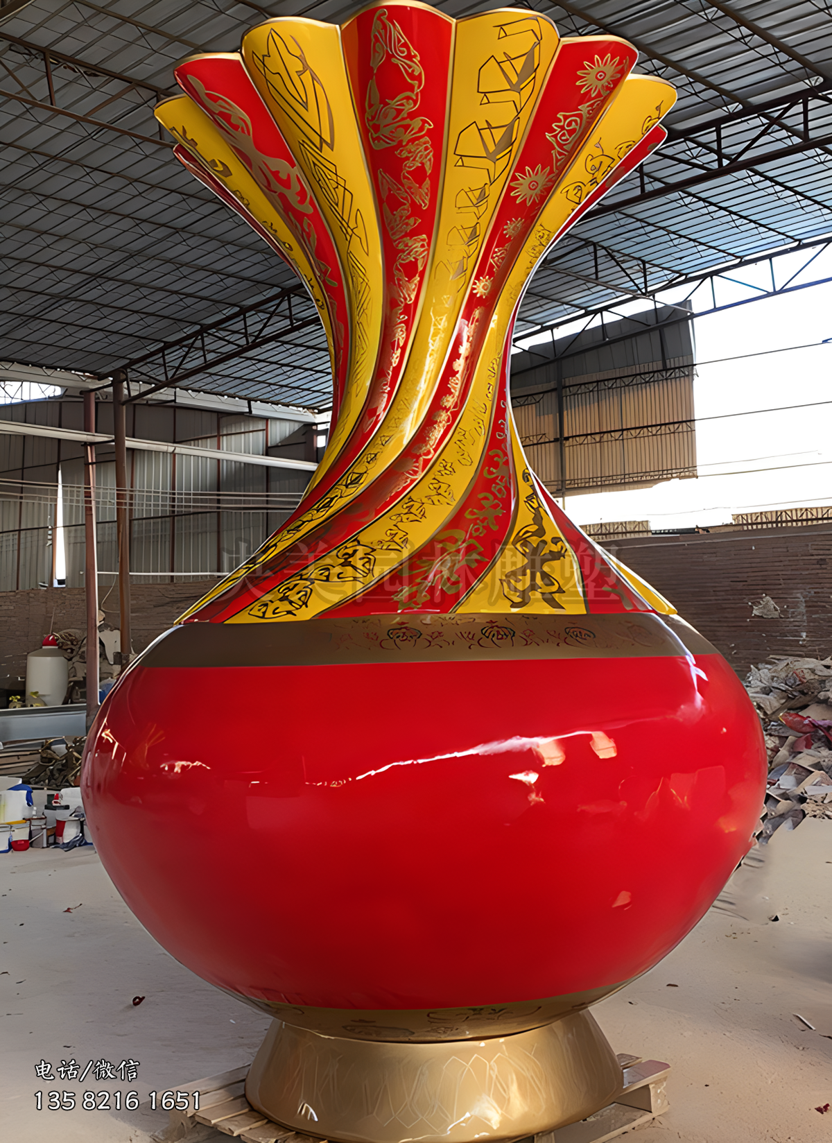 玻璃鋼彩繪仿真藝術(shù)花瓶雕塑