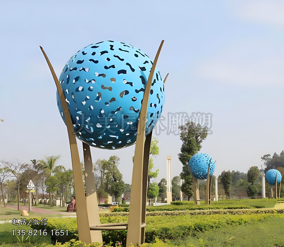 不銹鋼鏤空球體景觀雕塑